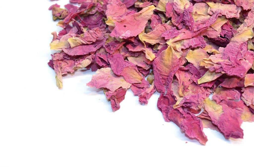 غنچه گل محمدی با طعمی دلنشین 2
